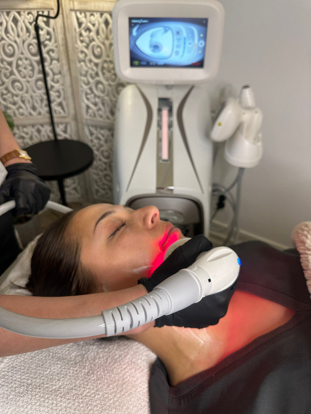 Lymphatic Drainage RF Facial